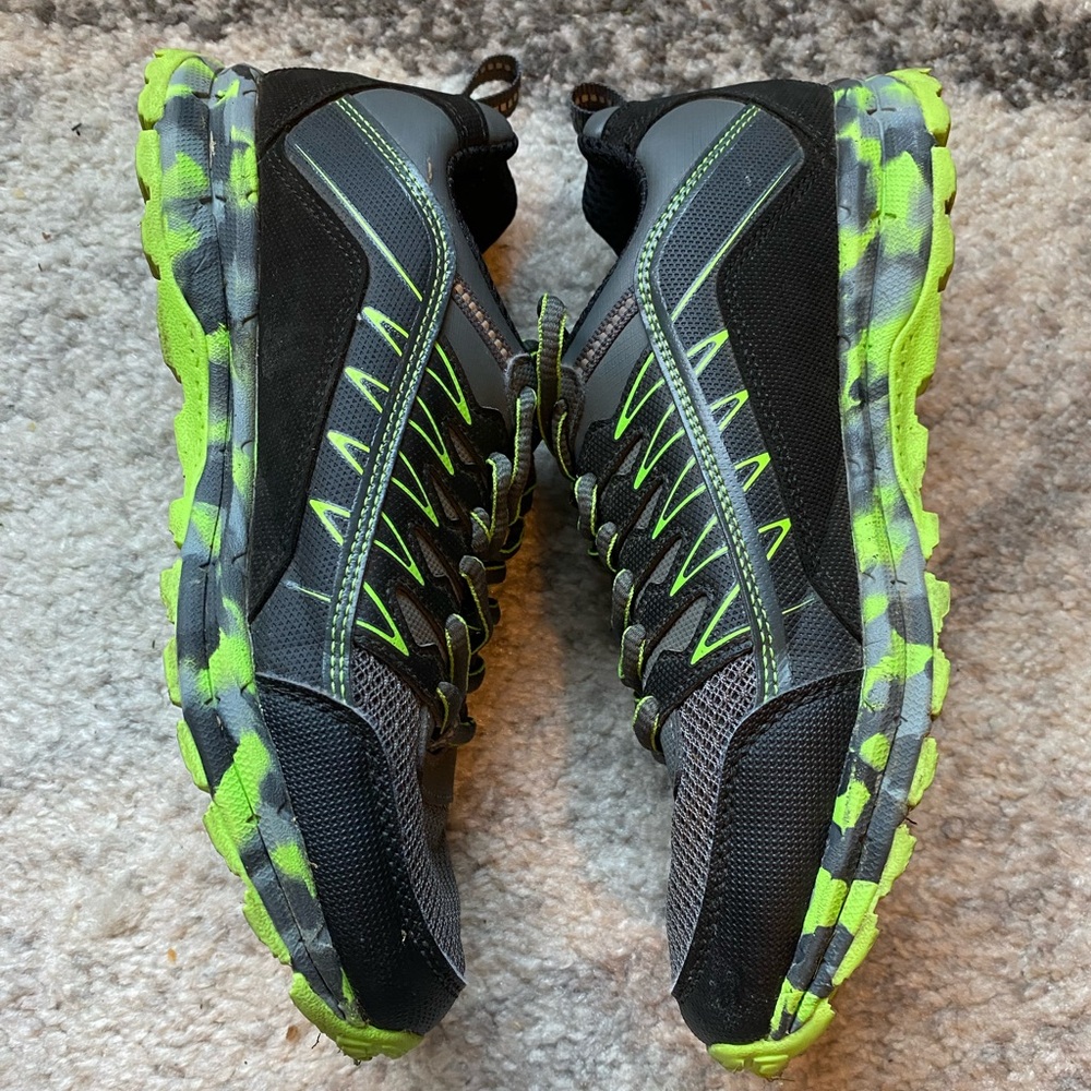 Fila Kids' Black and Neon Green Sneakers boys Size 6 - Picture 5 of 7